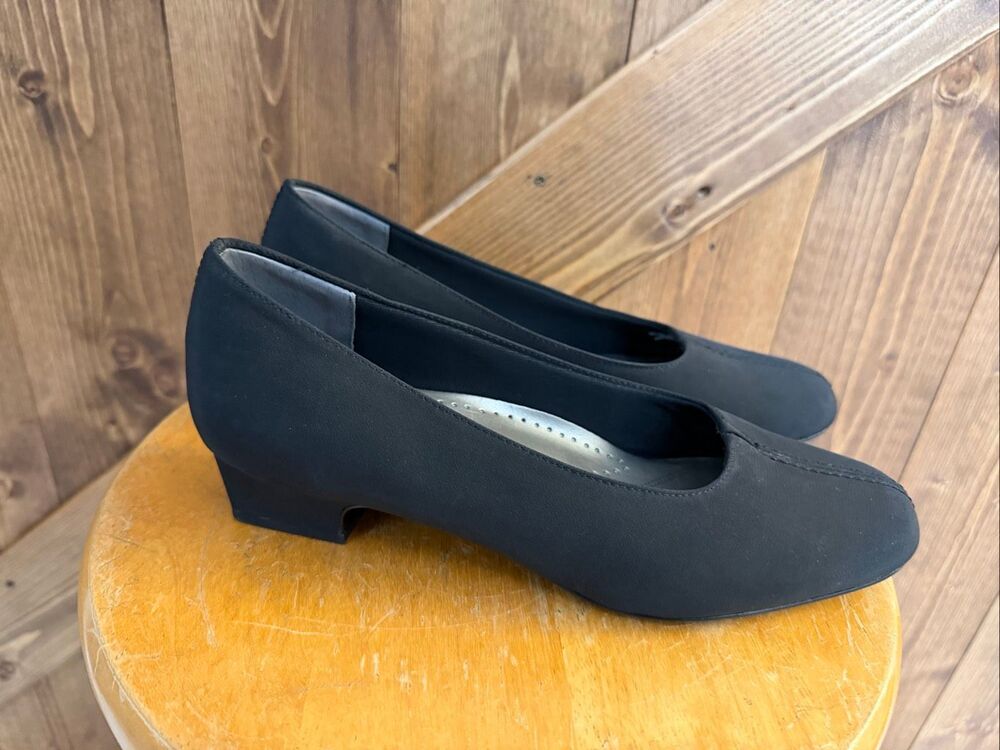 Trotters Women’s Size 7M Black Slip-On Square Toe Comfort Shoes